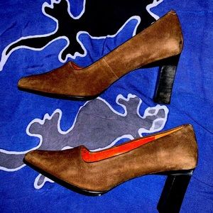 Size 6 brown suede heels